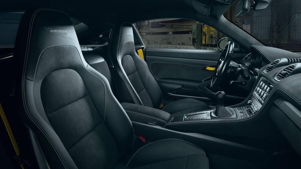 new 2025 Porsche 718 Cayman car