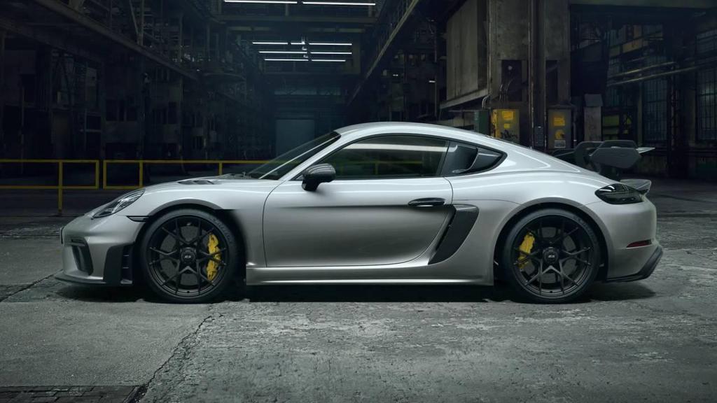 new 2025 Porsche 718 Cayman car