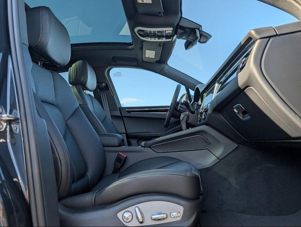 new 2026 Porsche Macan car