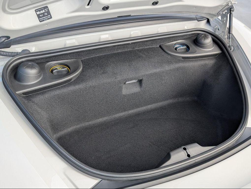 new 2025 Porsche 718 Boxster car