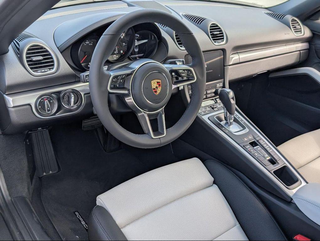 new 2025 Porsche 718 Boxster car