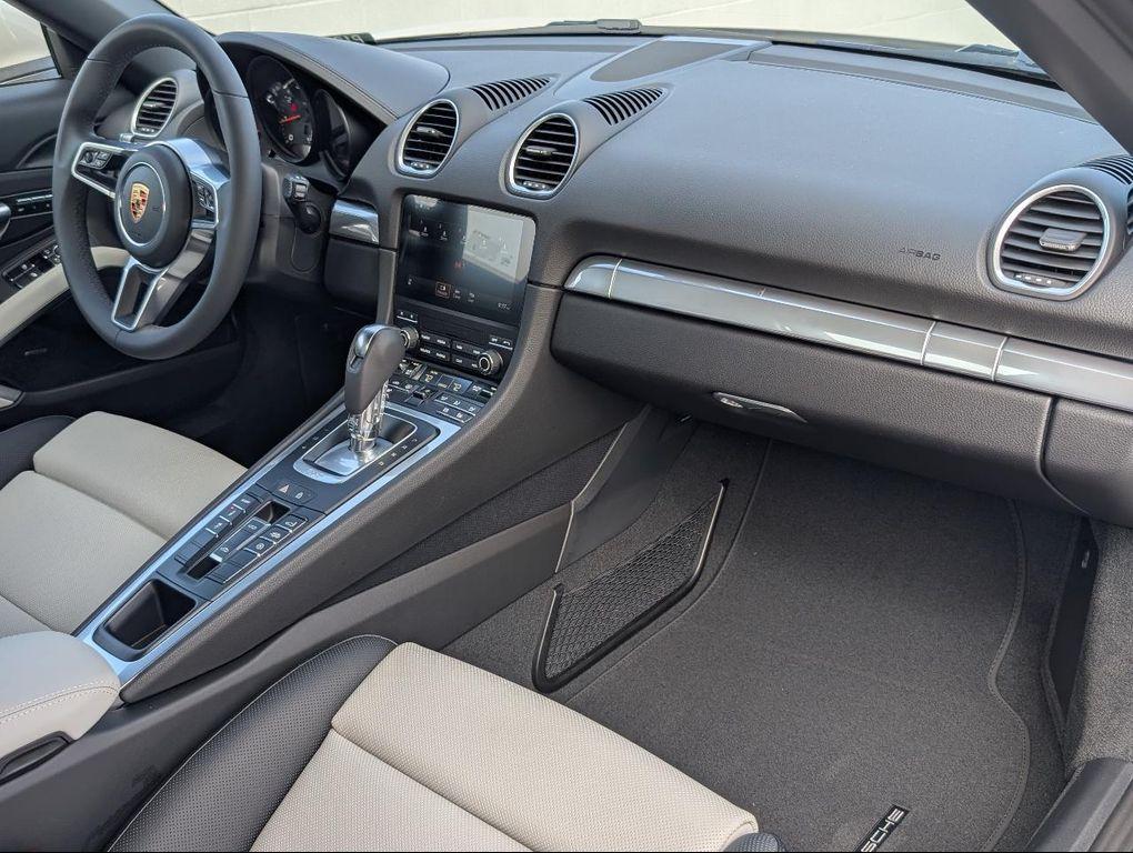 new 2025 Porsche 718 Boxster car