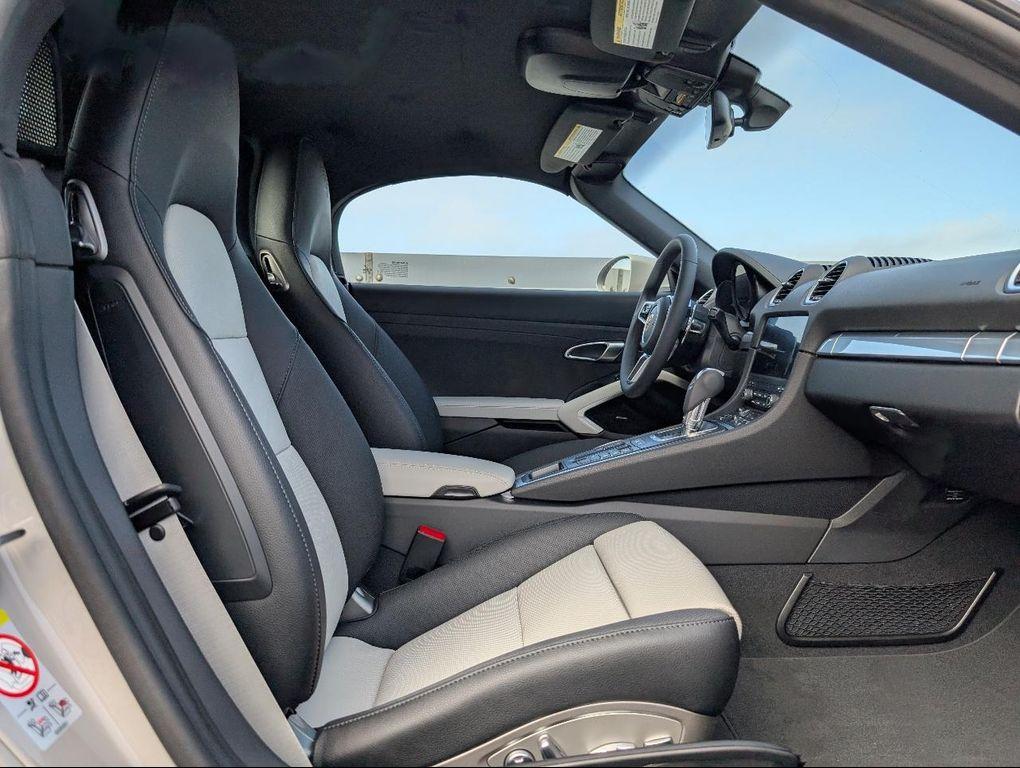 new 2025 Porsche 718 Boxster car