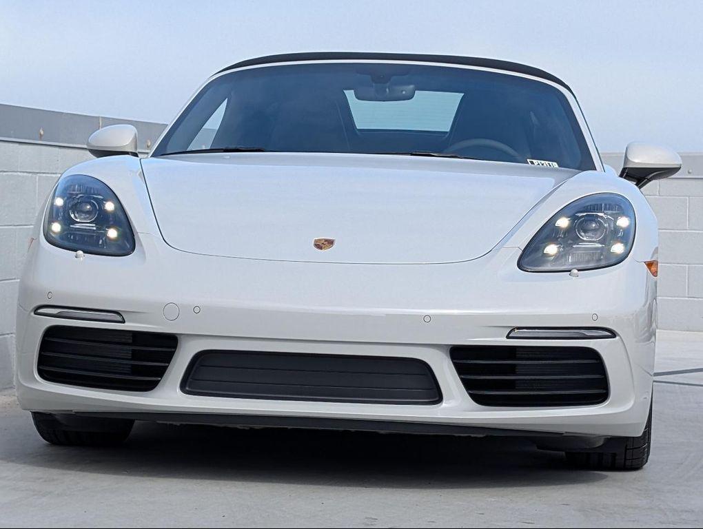 new 2025 Porsche 718 Boxster car