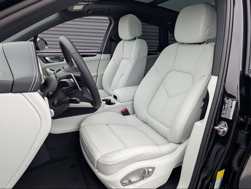 new 2025 Porsche Macan car