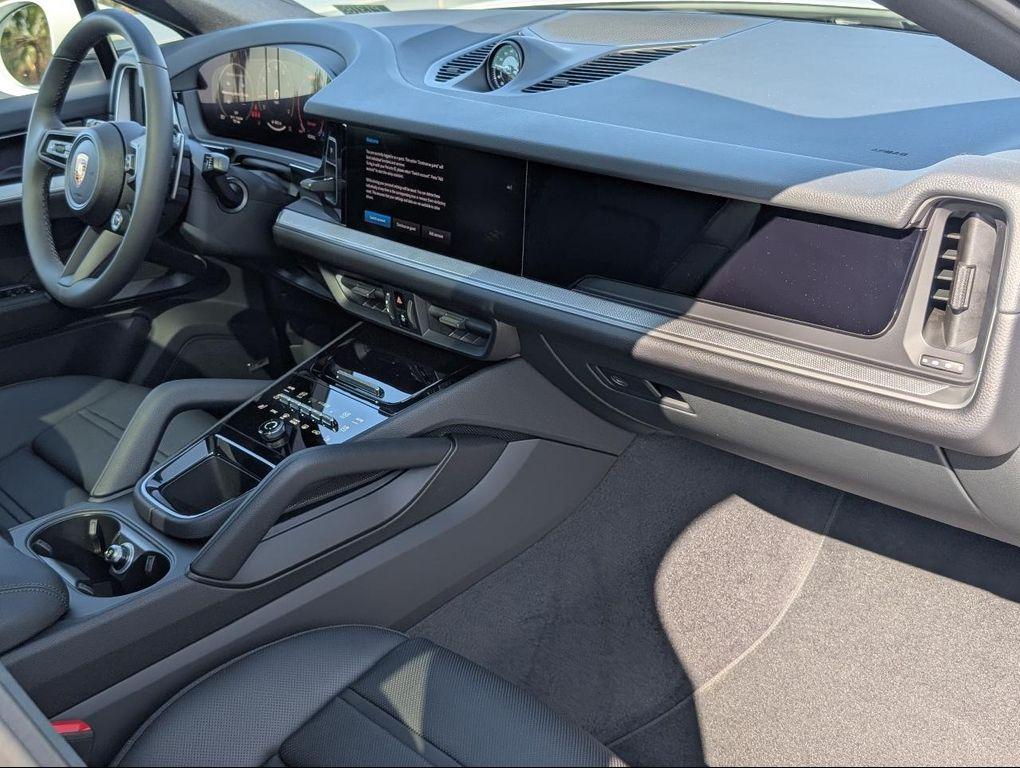 new 2025 Porsche Cayenne car, priced at $109,225
