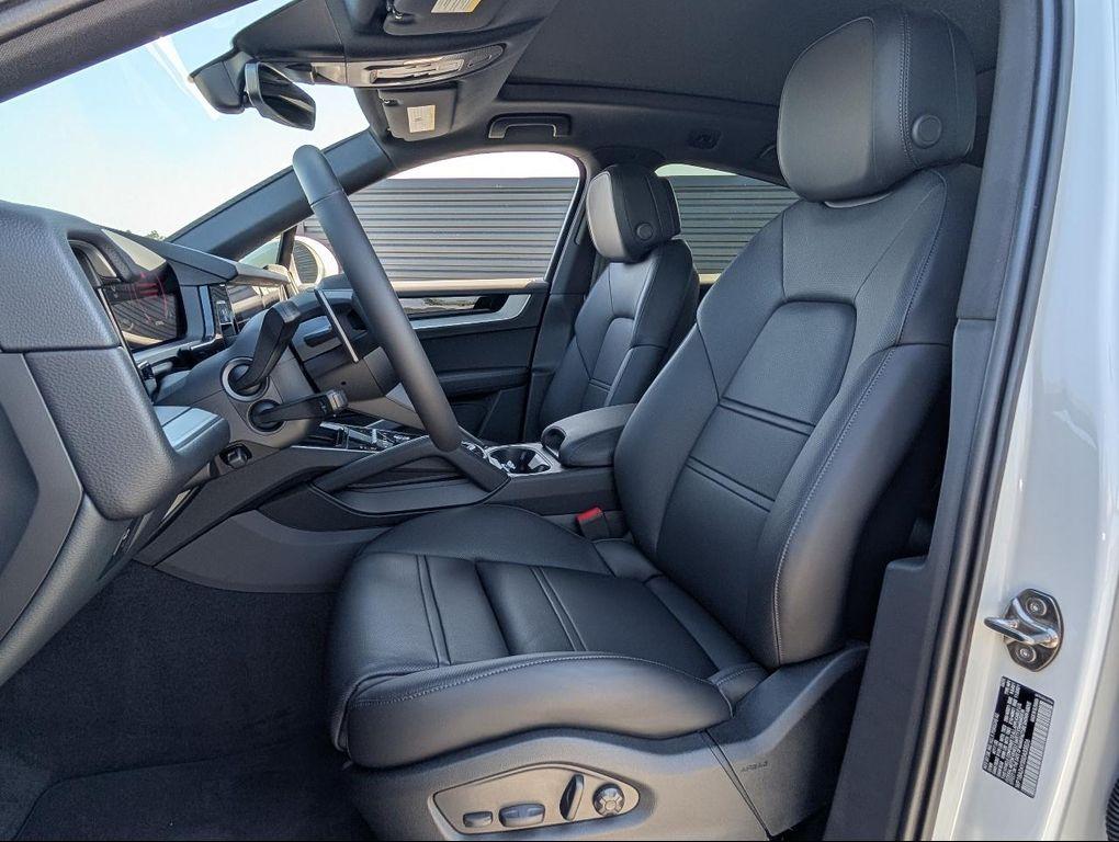 new 2025 Porsche Cayenne car, priced at $109,225