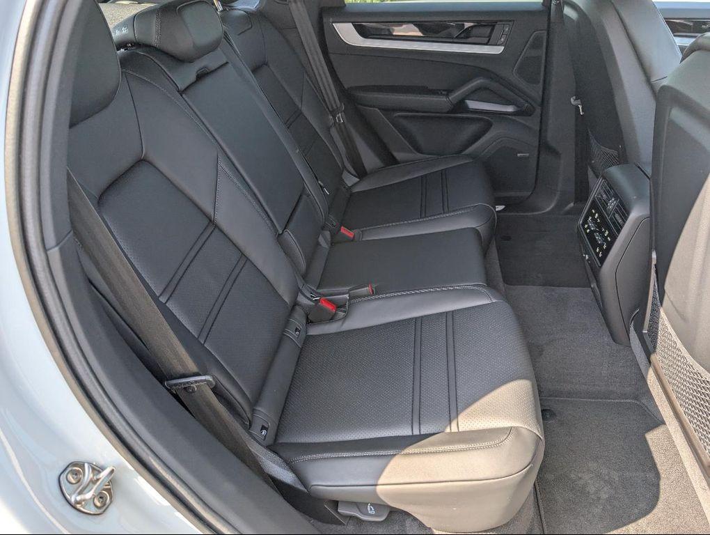 new 2025 Porsche Cayenne car, priced at $109,225
