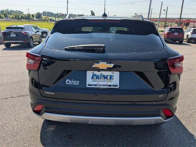 new 2025 Chevrolet Trax car, priced at $24,358