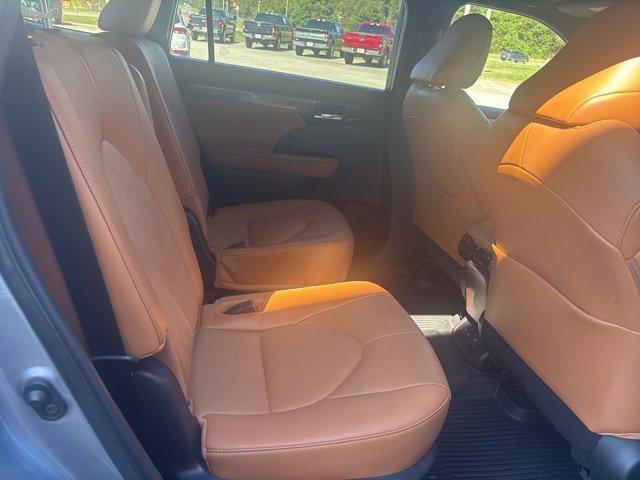 used 2022 Toyota Highlander car, priced at $39,725