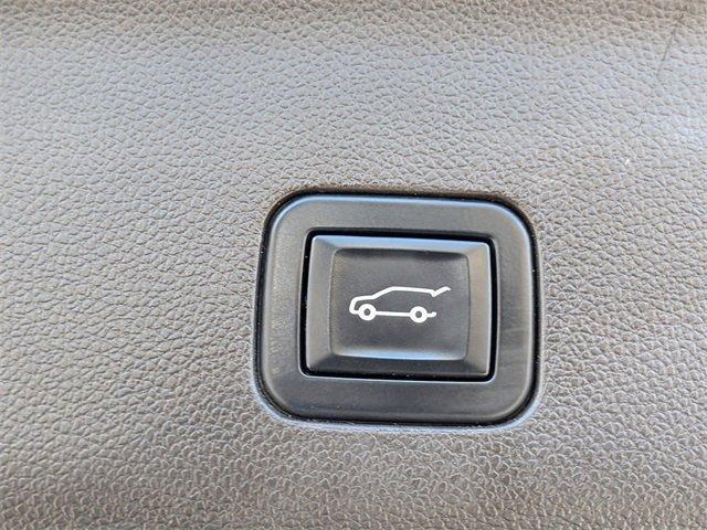 used 2022 GMC Yukon XL car, priced at $42,900