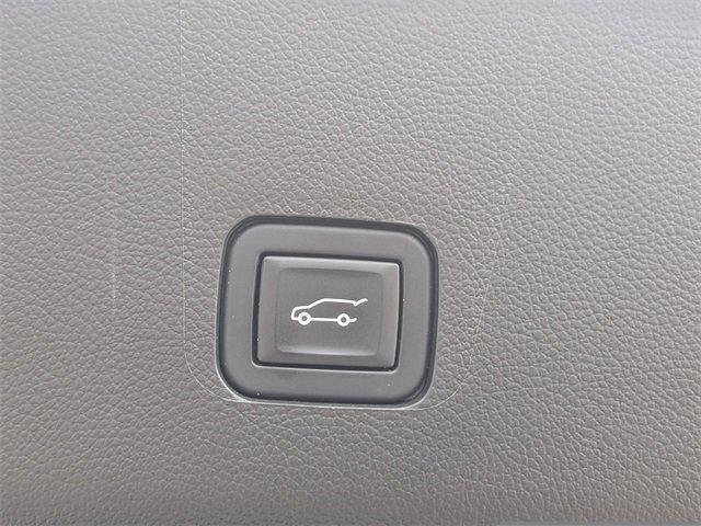 used 2023 Chevrolet Traverse car, priced at $35,900