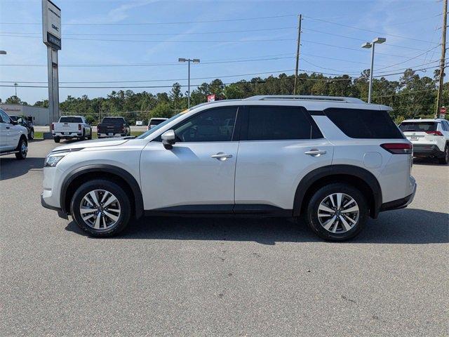 used 2022 Nissan Pathfinder car, priced at $23,900