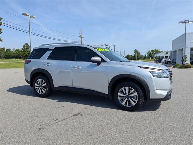 used 2022 Nissan Pathfinder car, priced at $28,900