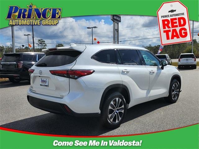 used 2020 Toyota Highlander car, priced at $25,975