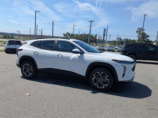 new 2025 Chevrolet Trax car, priced at $24,122