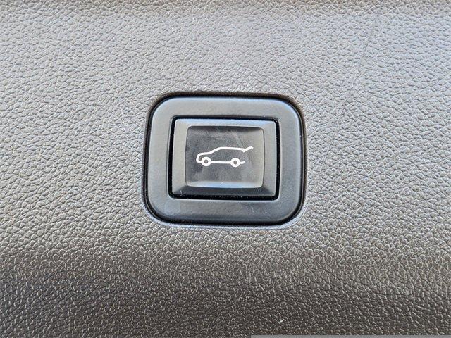 used 2022 GMC Yukon XL car, priced at $48,900