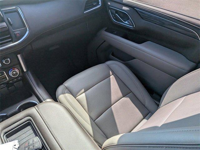 used 2022 GMC Yukon XL car, priced at $48,900