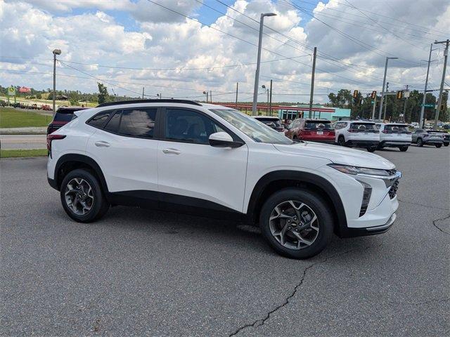 new 2025 Chevrolet Trax car, priced at $24,372