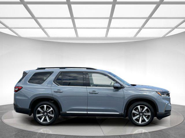 new 2025 Honda Pilot car, priced at $51,669