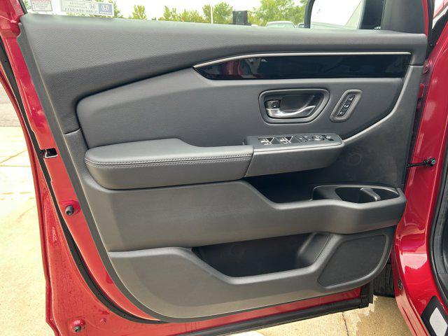 new 2025 Honda Pilot car, priced at $48,499