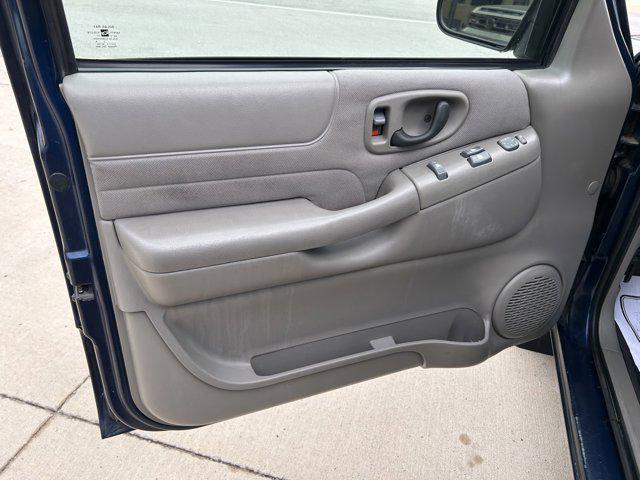 used 2003 Chevrolet S-10 car, priced at $7,595