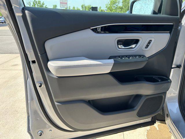 new 2025 Honda Pilot car, priced at $49,469