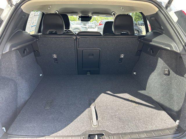 used 2022 Volvo XC40 car, priced at $25,750