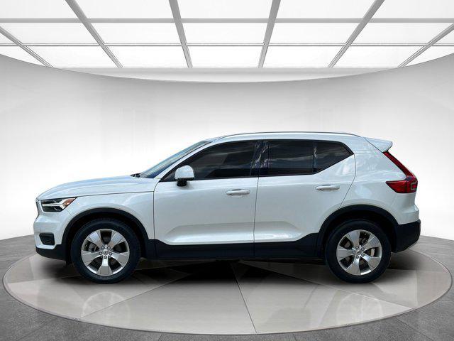used 2022 Volvo XC40 car, priced at $25,750