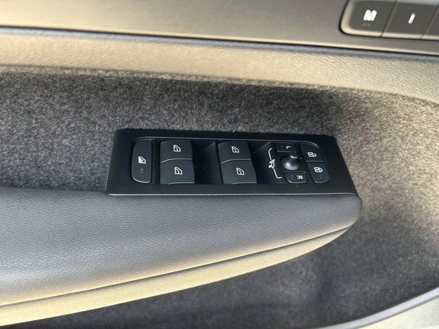 used 2022 Volvo XC40 car, priced at $25,750