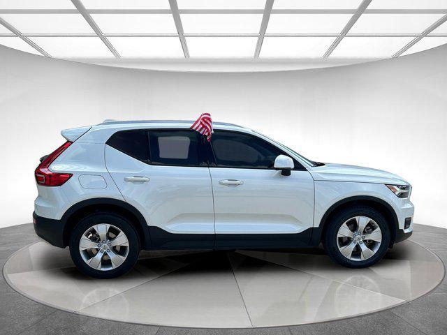 used 2022 Volvo XC40 car, priced at $25,750