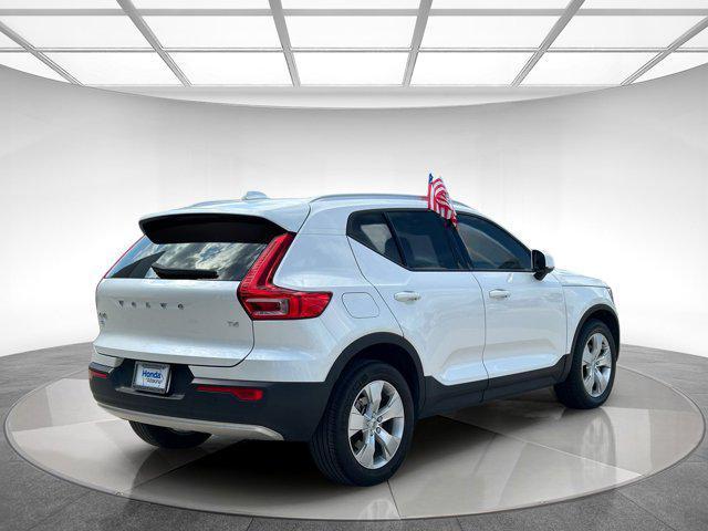 used 2022 Volvo XC40 car, priced at $25,750