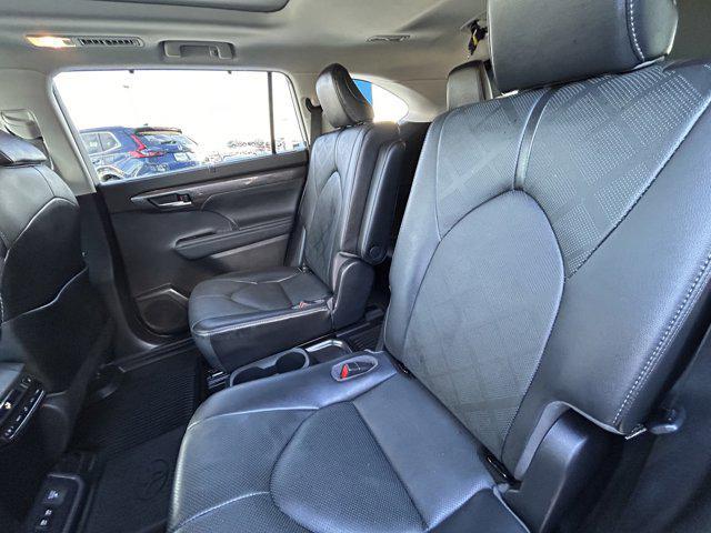 used 2021 Toyota Highlander Hybrid car, priced at $38,495