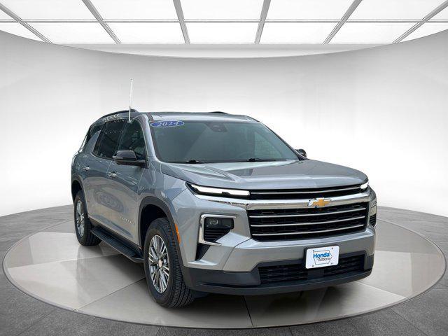 used 2024 Chevrolet Traverse car, priced at $39,802