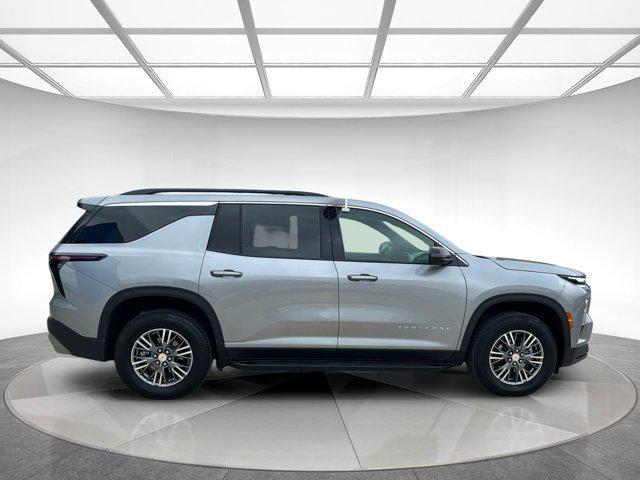 used 2024 Chevrolet Traverse car, priced at $39,802