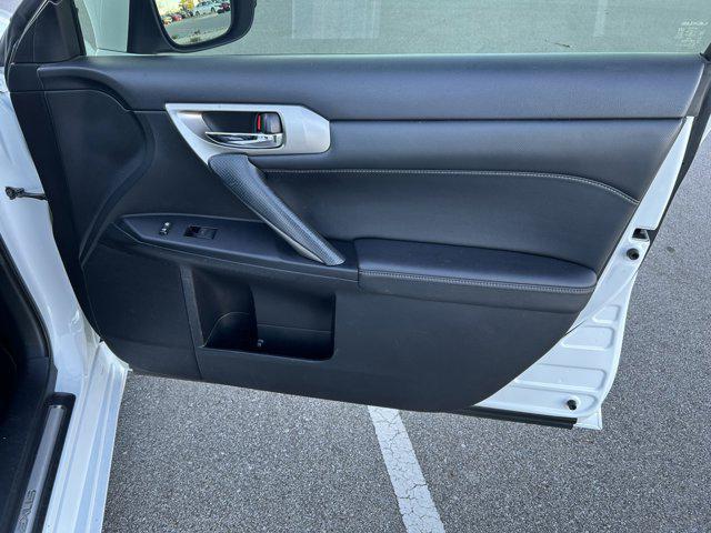 used 2015 Lexus CT 200h car, priced at $11,677