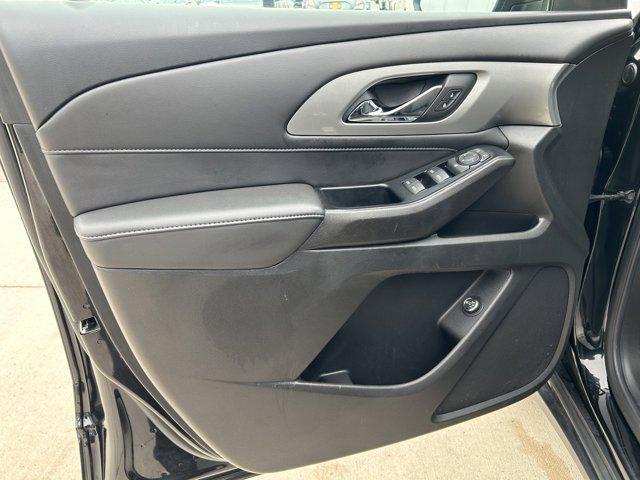 used 2023 Chevrolet Traverse car, priced at $30,495
