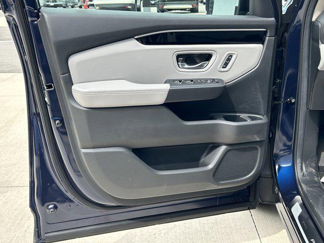 new 2025 Honda Pilot car, priced at $47,314