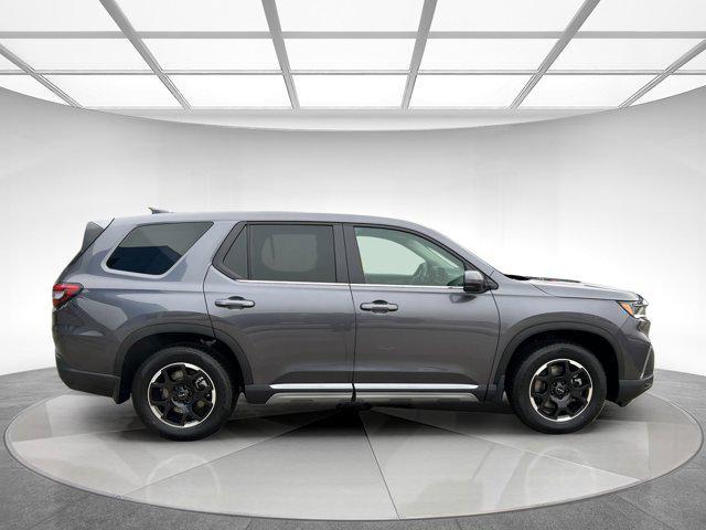 new 2025 Honda Pilot car, priced at $52,264