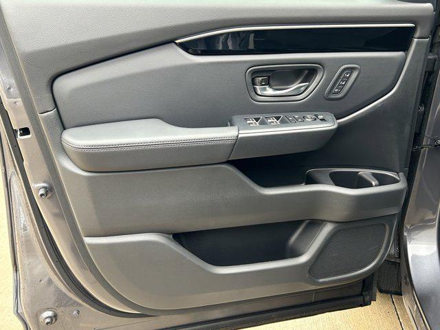 new 2025 Honda Pilot car, priced at $52,264