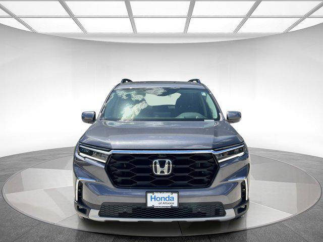 new 2025 Honda Pilot car, priced at $55,684