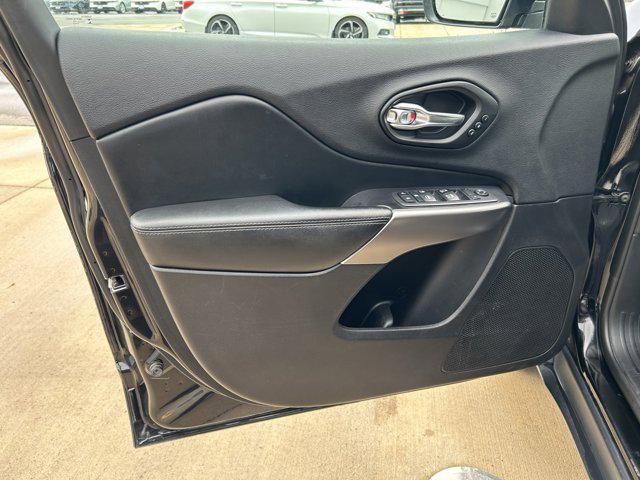 used 2019 Jeep Cherokee car, priced at $15,895