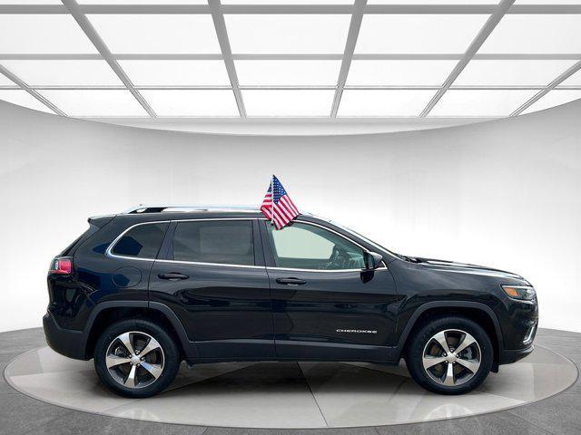 used 2019 Jeep Cherokee car, priced at $15,895