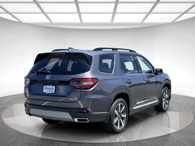 new 2025 Honda Pilot car, priced at $51,314