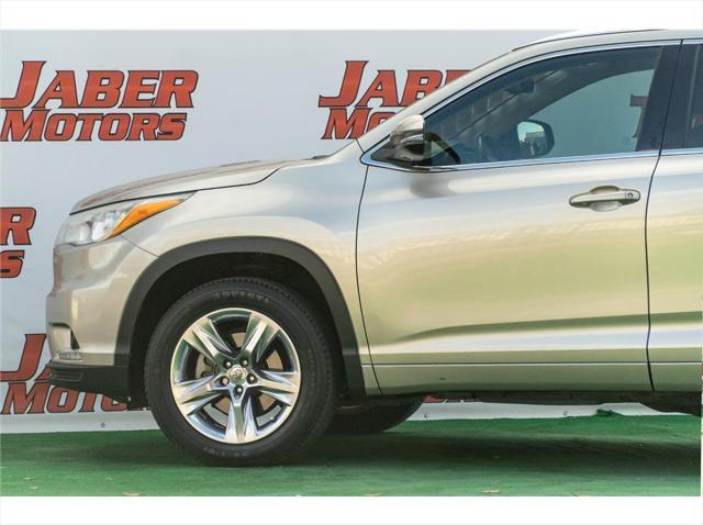 used 2015 Toyota Highlander car, priced at $21,150