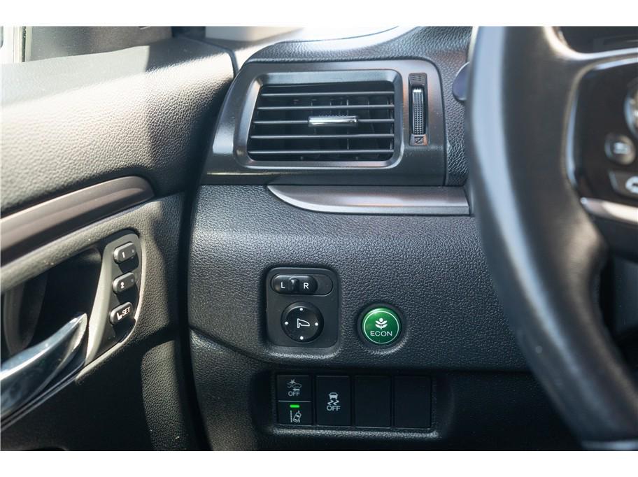used 2022 Honda Pilot car, priced at $29,999