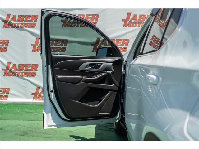 used 2021 Chevrolet Traverse car, priced at $23,999