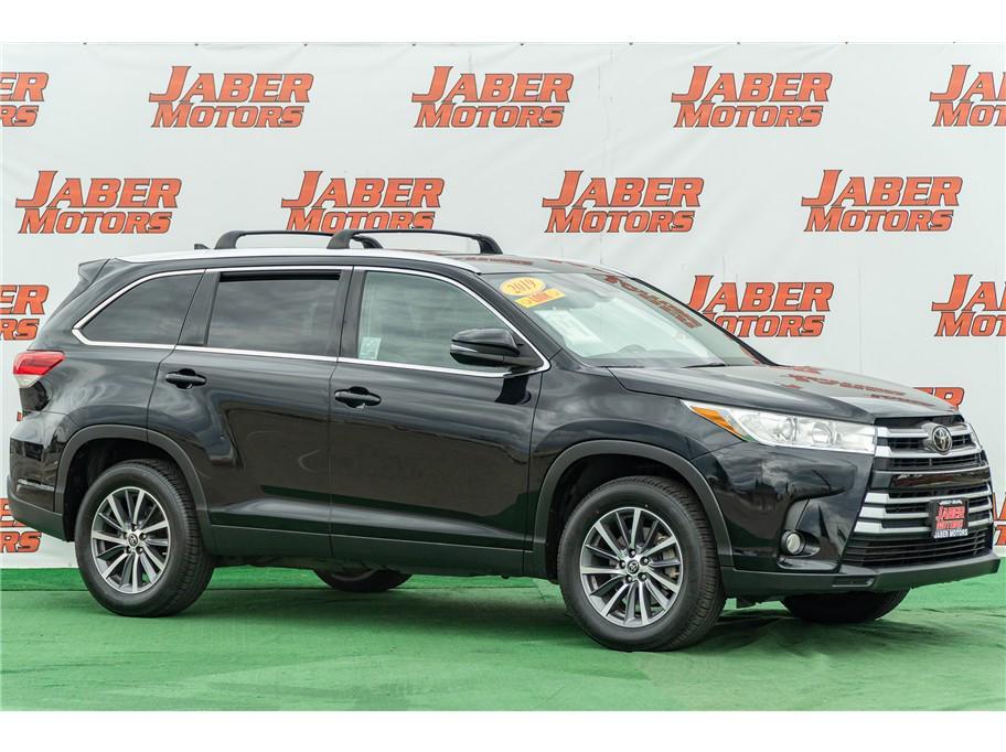 used 2019 Toyota Highlander car, priced at $21,900