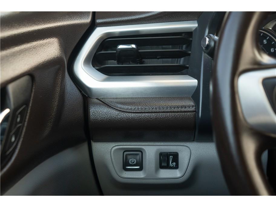 used 2023 GMC Acadia car, priced at $25,999