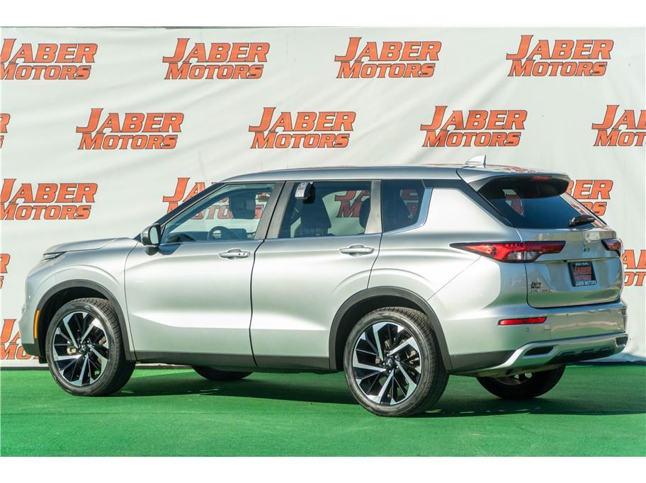 used 2024 Mitsubishi Outlander car, priced at $24,888
